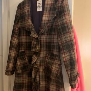 Cute plaid coat w/ruffles